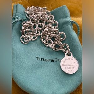 Brand new The Return to Tiffany® x Beyoncé Collection
Round Tag Necklace